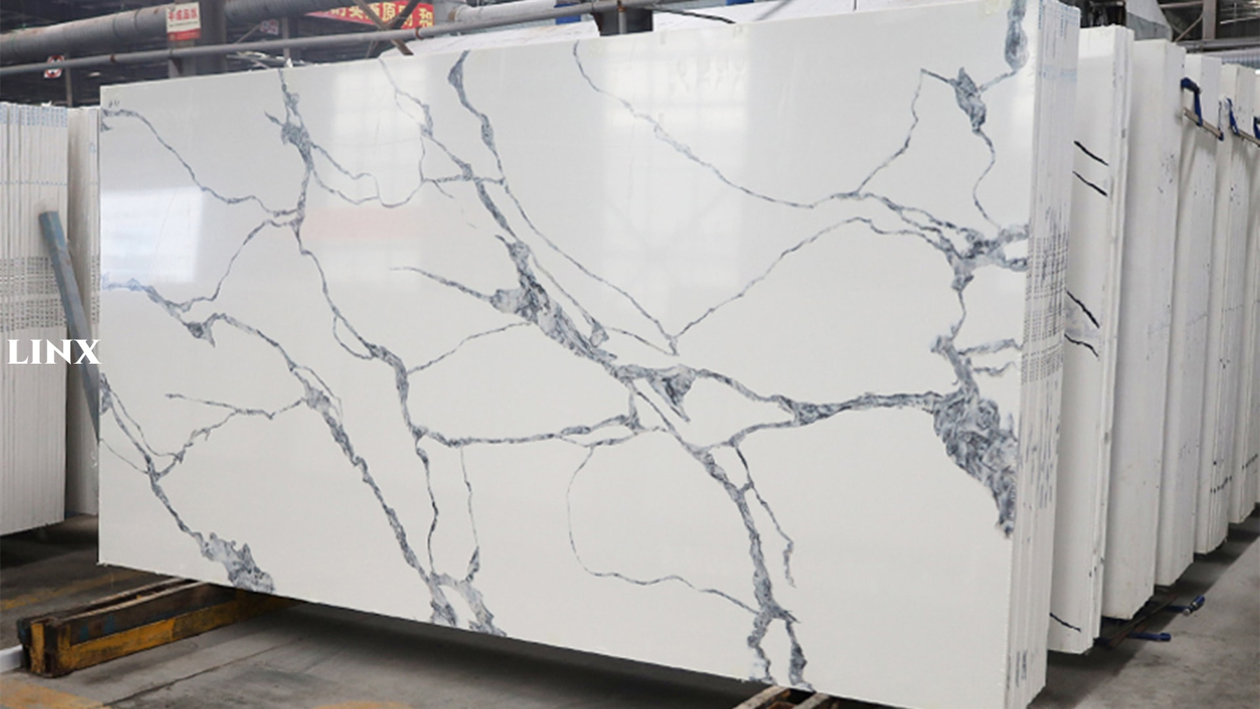 LX8031 CALACATTA WHITE QUARTZ STONE 3 LINX SURFACES