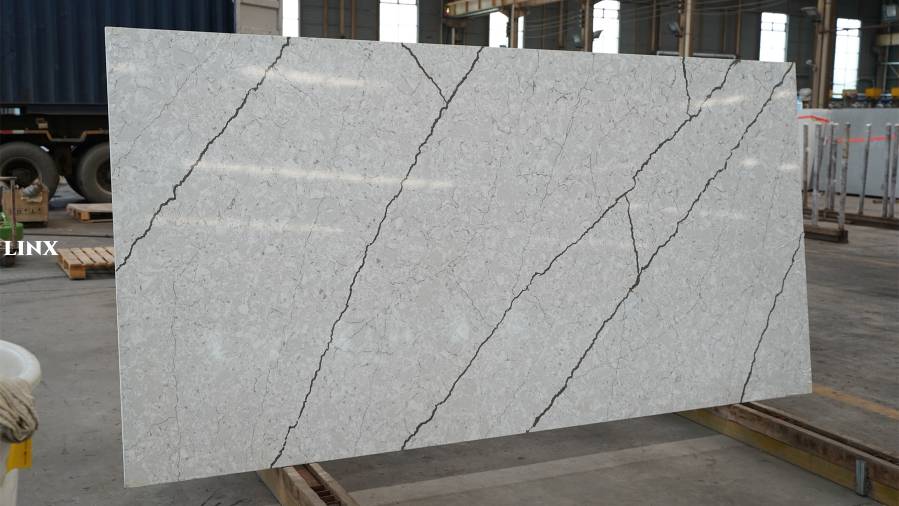 LX8119 GRANITE UPGRADE QUARTZ STONE 1 LINX SURFACES