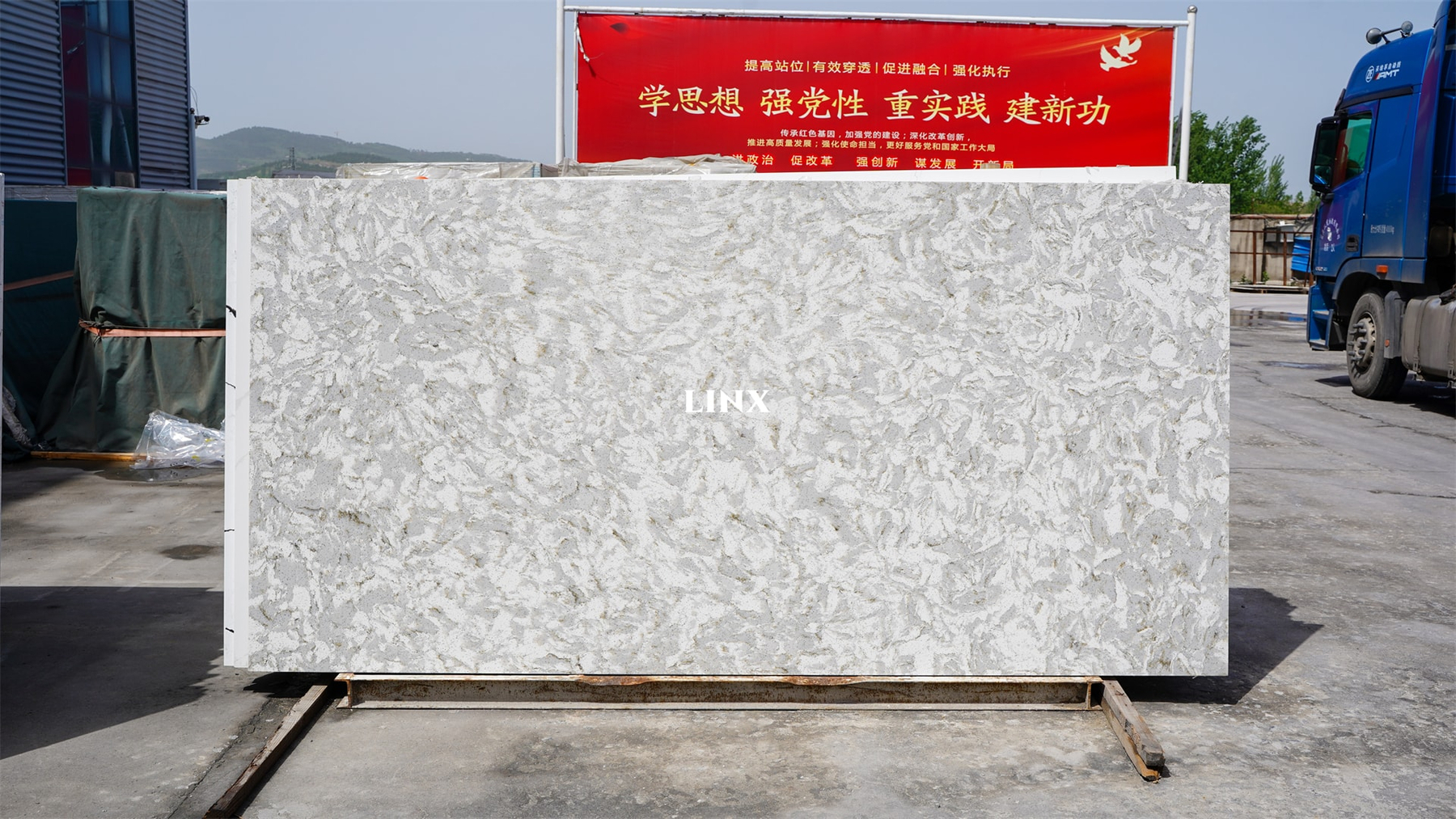 LX8374 DIAMOND PAINT QUARTZ STONE OUTDOOR 1 LINX SURFACES