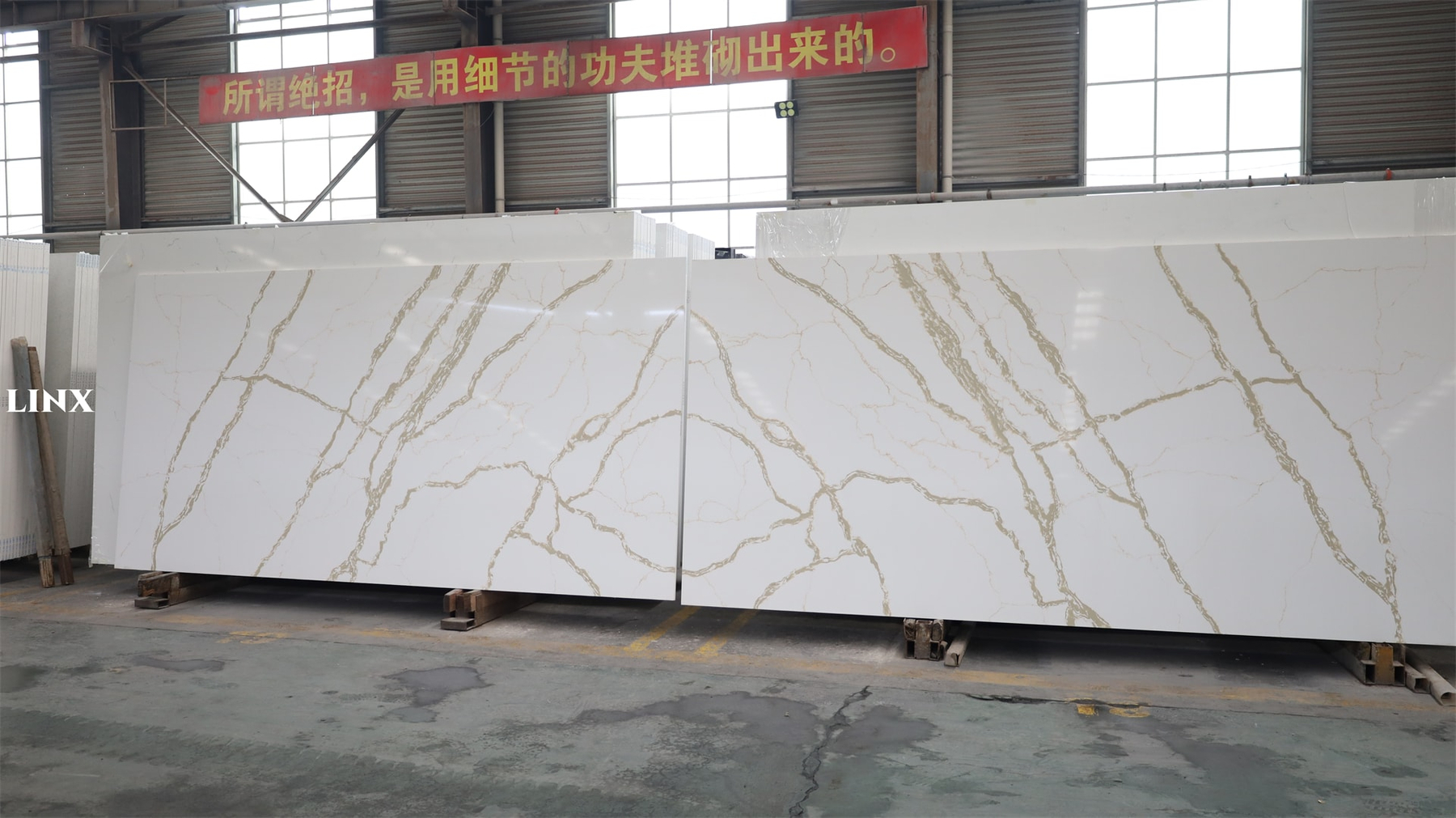 LX8837 CALACATTA GOLD QUARTZ STONE BOOKMATCH 3 LINX SURFACES