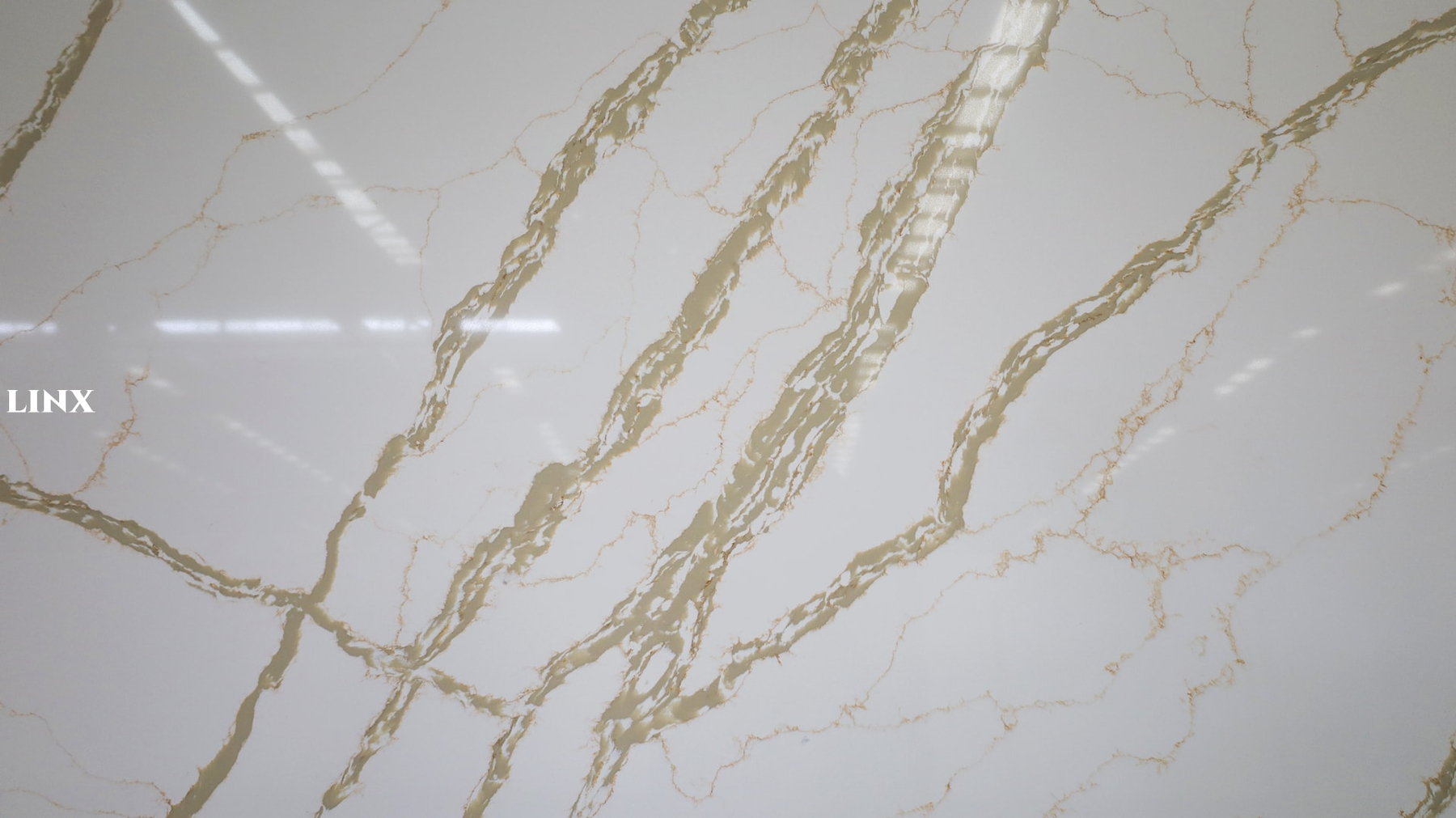 LX8837 CALACATTA GOLD QUARTZ STONE DETAIL 2 LINX SURFACES