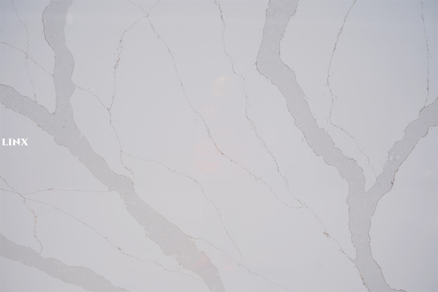LX9003 CALACATTA GOLD QUARTZ STONE DETAIL 2 LINX SURFACES