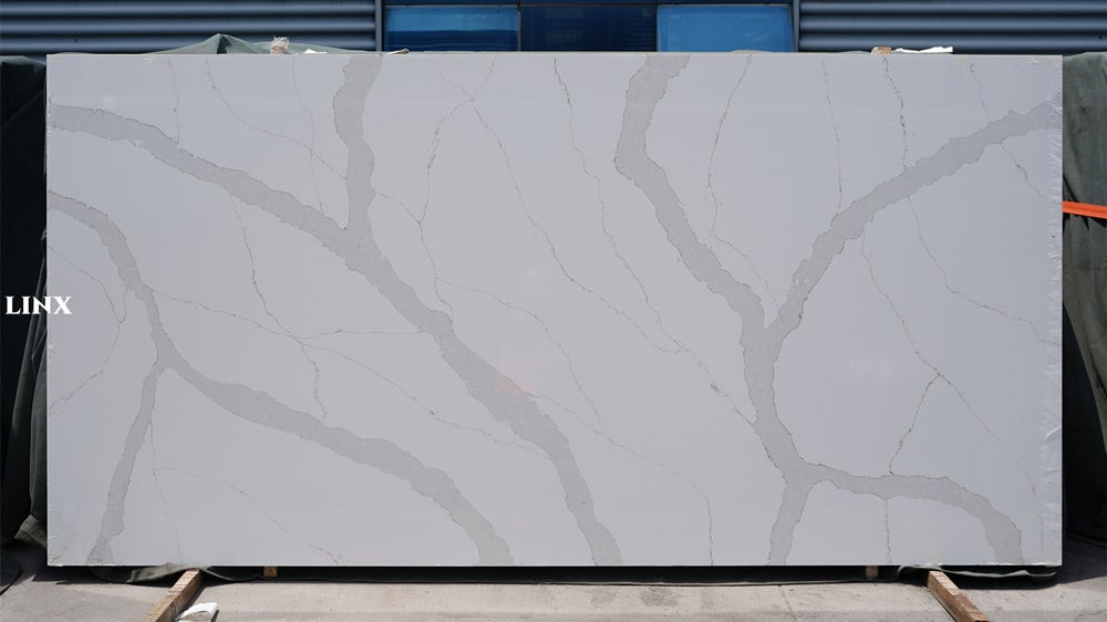 LX9003 CALACATTA GOLD QUARTZ STONE FEATURE LINX SURFACES