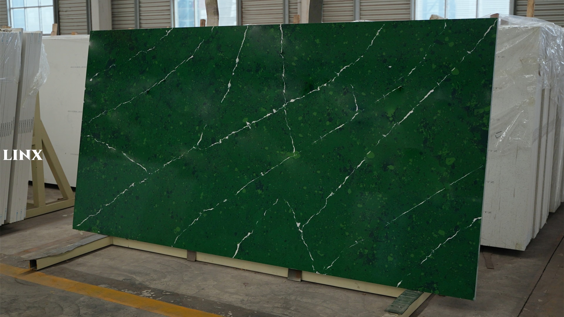 LXM6737 GREEN MOSS JADE STONE 2 LINX SURFACES
