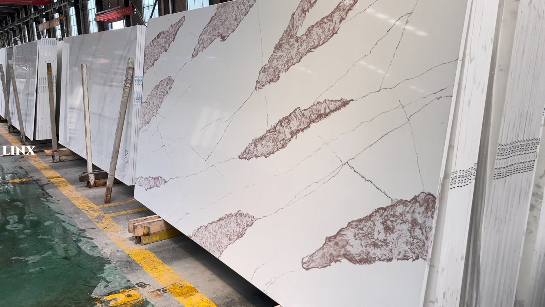 LXM8105 MARRON CONNECT QUARTZ STONE 1 LINX SURFACES