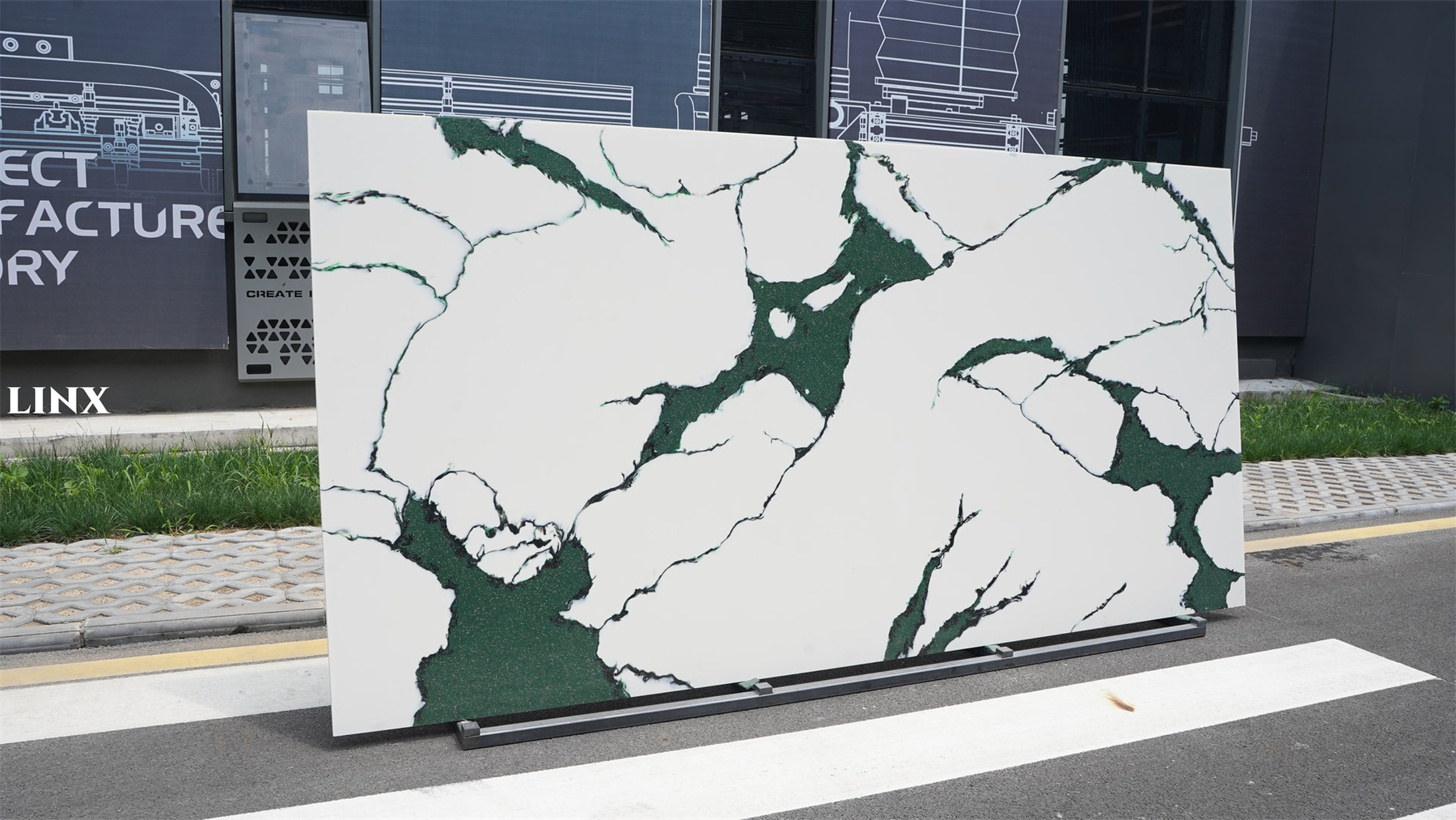 LXM9018 SMOOTH GREEN JADE STONE 1 LINX SURFACES