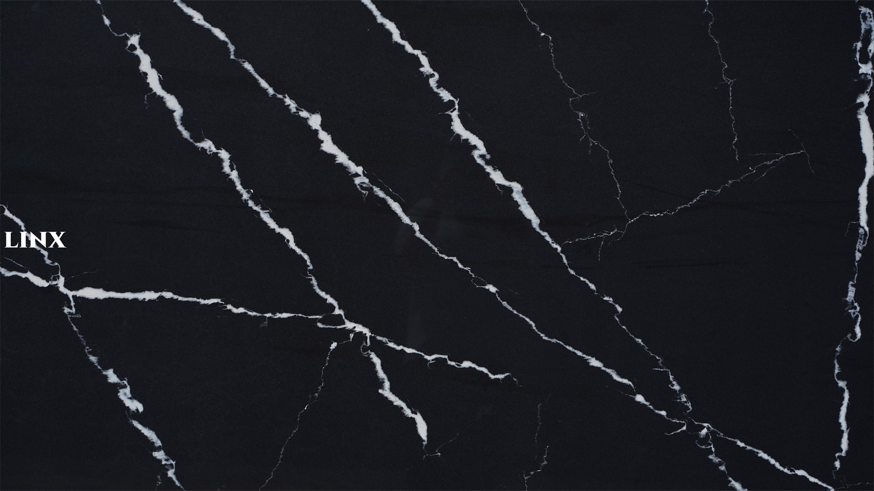 LX9905 CALACATTA BLACK QUARTZ STONE DETAIL 1 LINX SURFACES