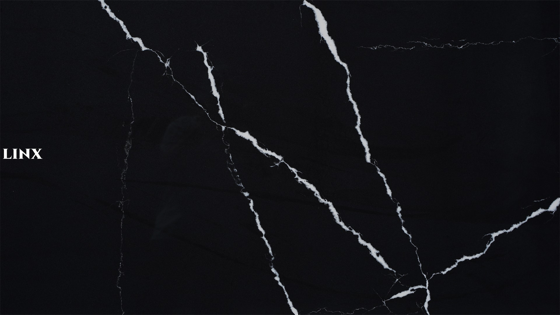 LX9905 CALACATTA BLACK QUARTZ STONE DETAIL 2 LINX SURFACES