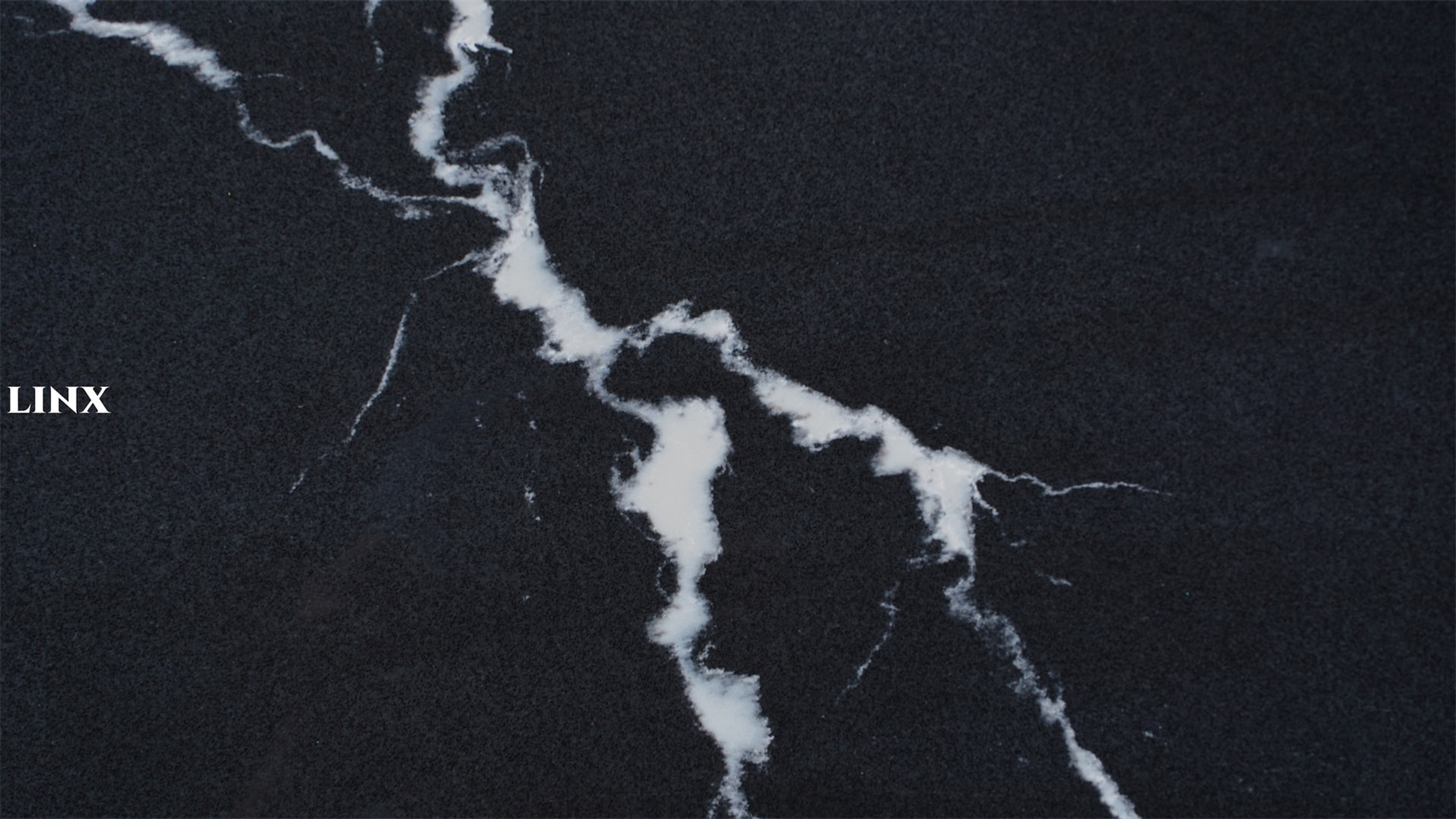 LX9905 CALACATTA BLACK QUARTZ STONE DETAIL 4 LINX SURFACES