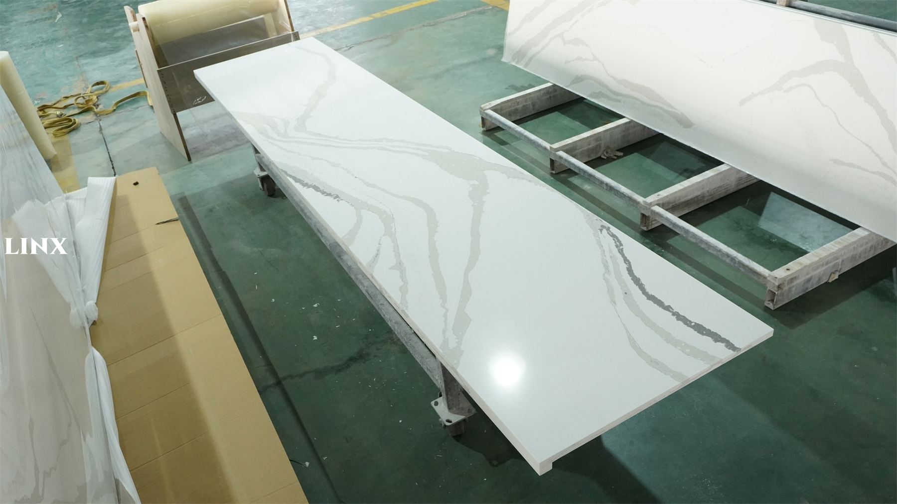 Very Classic Calacatta Pattern Made Quartz Stone Countertop 2