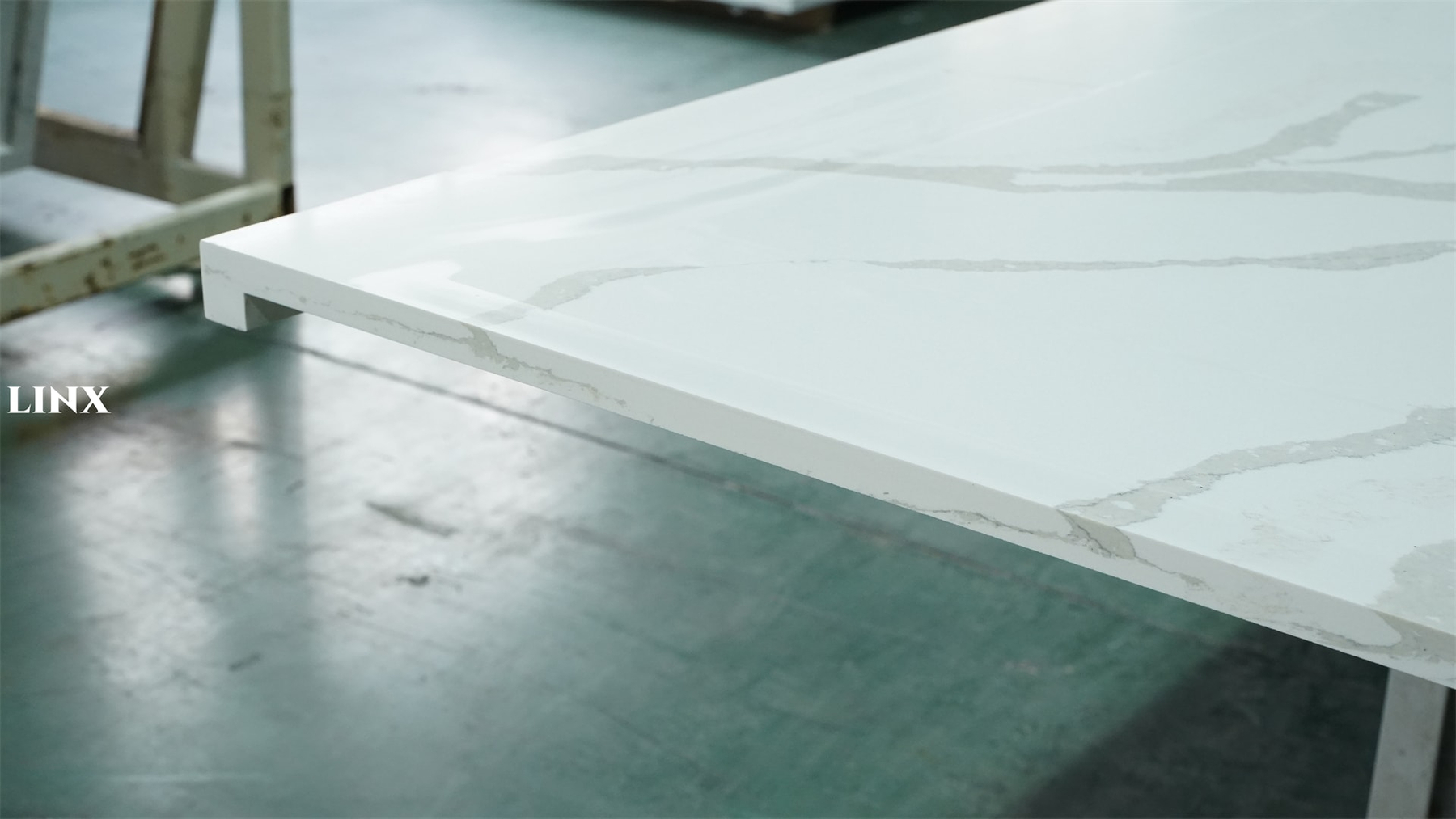 Very Classic Calacatta Pattern Made Quartz Stone Countertop 8