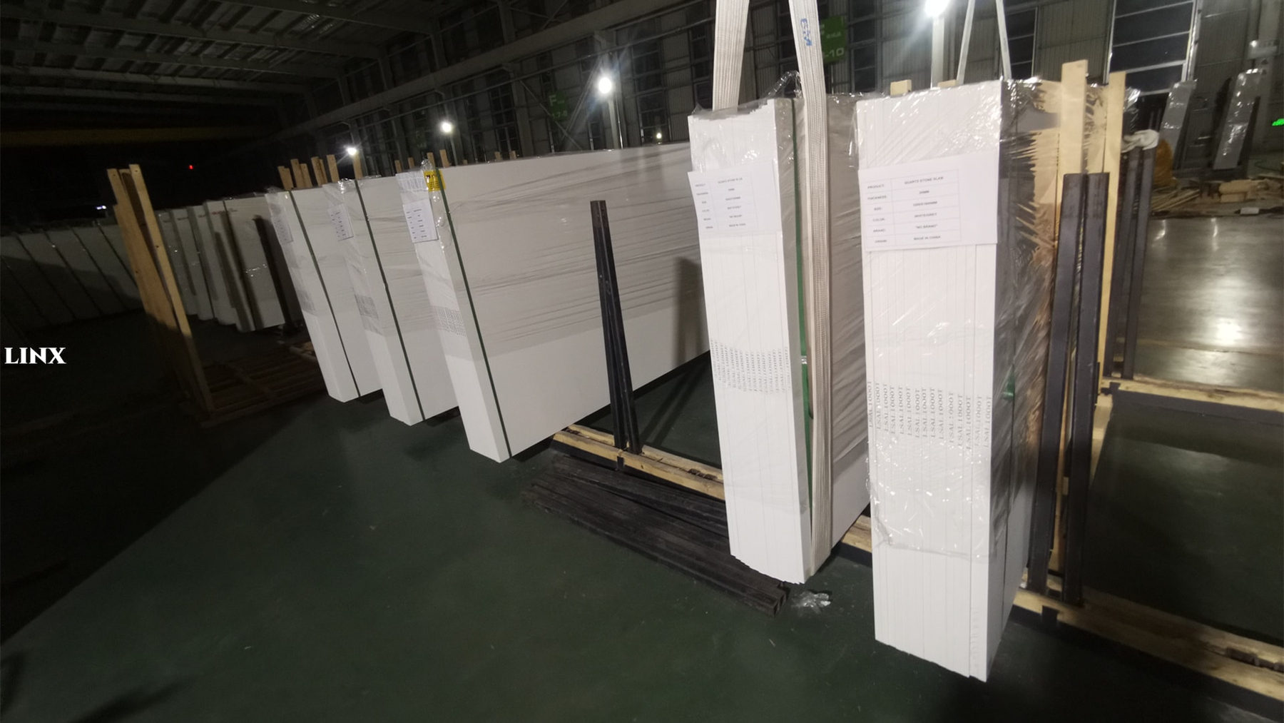 QUARTZ STONE SLABS PACKING 1 LINX SURFACES