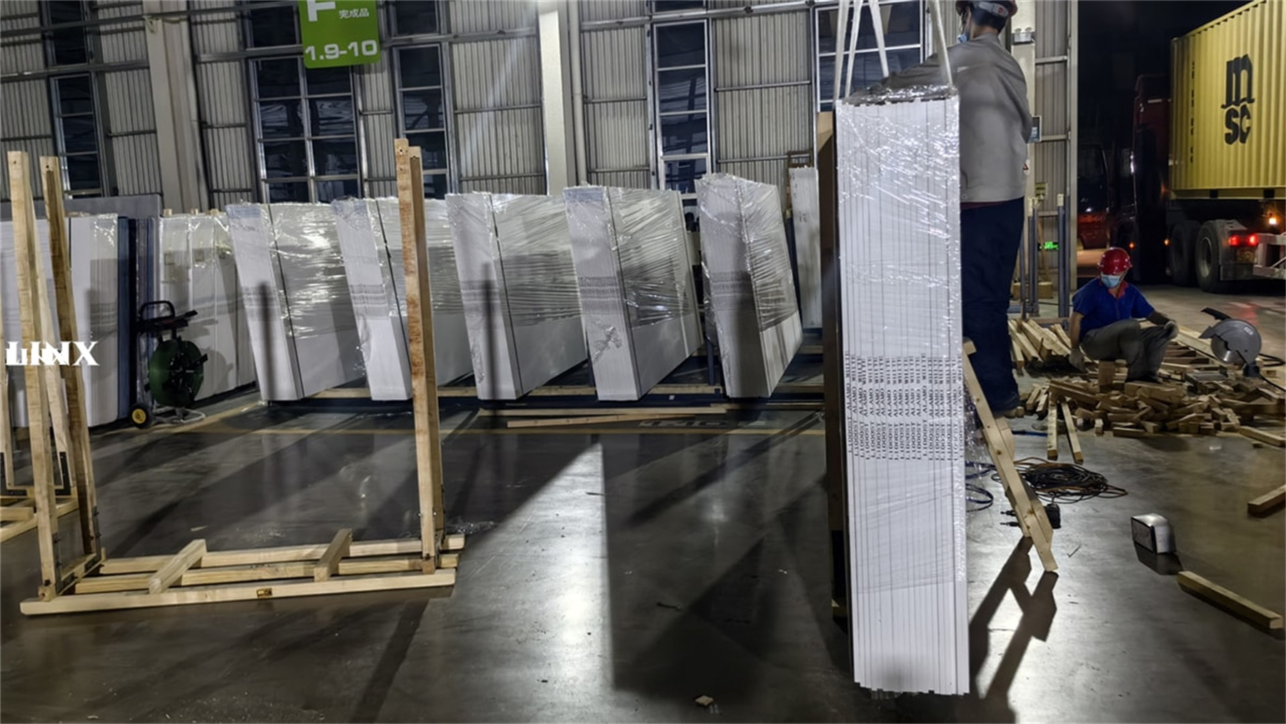 QUARTZ STONE SLABS PACKING LINX SURFACES