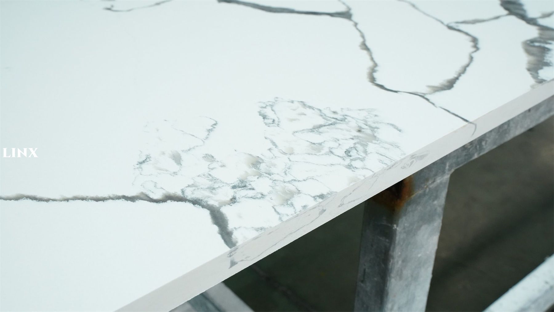 Quartz Calacatta Pattern LX1009 Countertop 2 Linx Surfaces