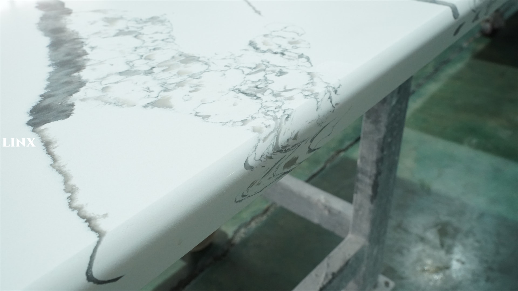 Quartz Calacatta Pattern LX1009 Countertop 4 Linx Surfaces