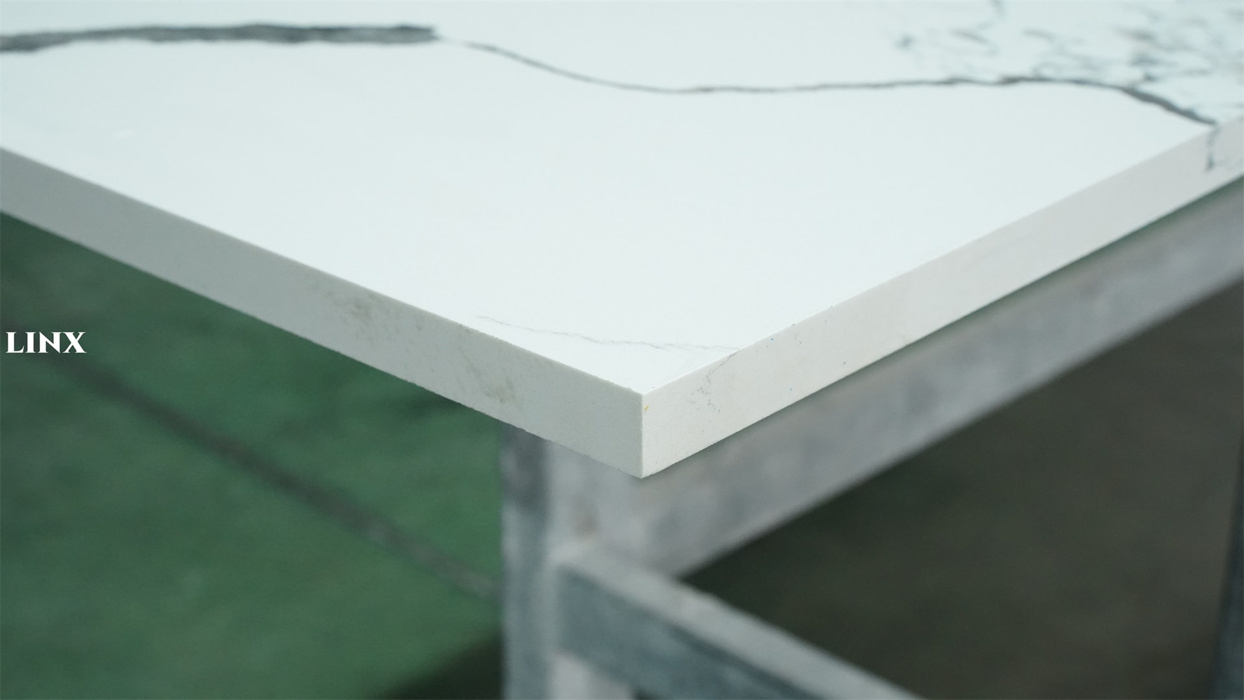 Quartz Calacatta Pattern LX1009 Countertop 5 Linx Surfaces