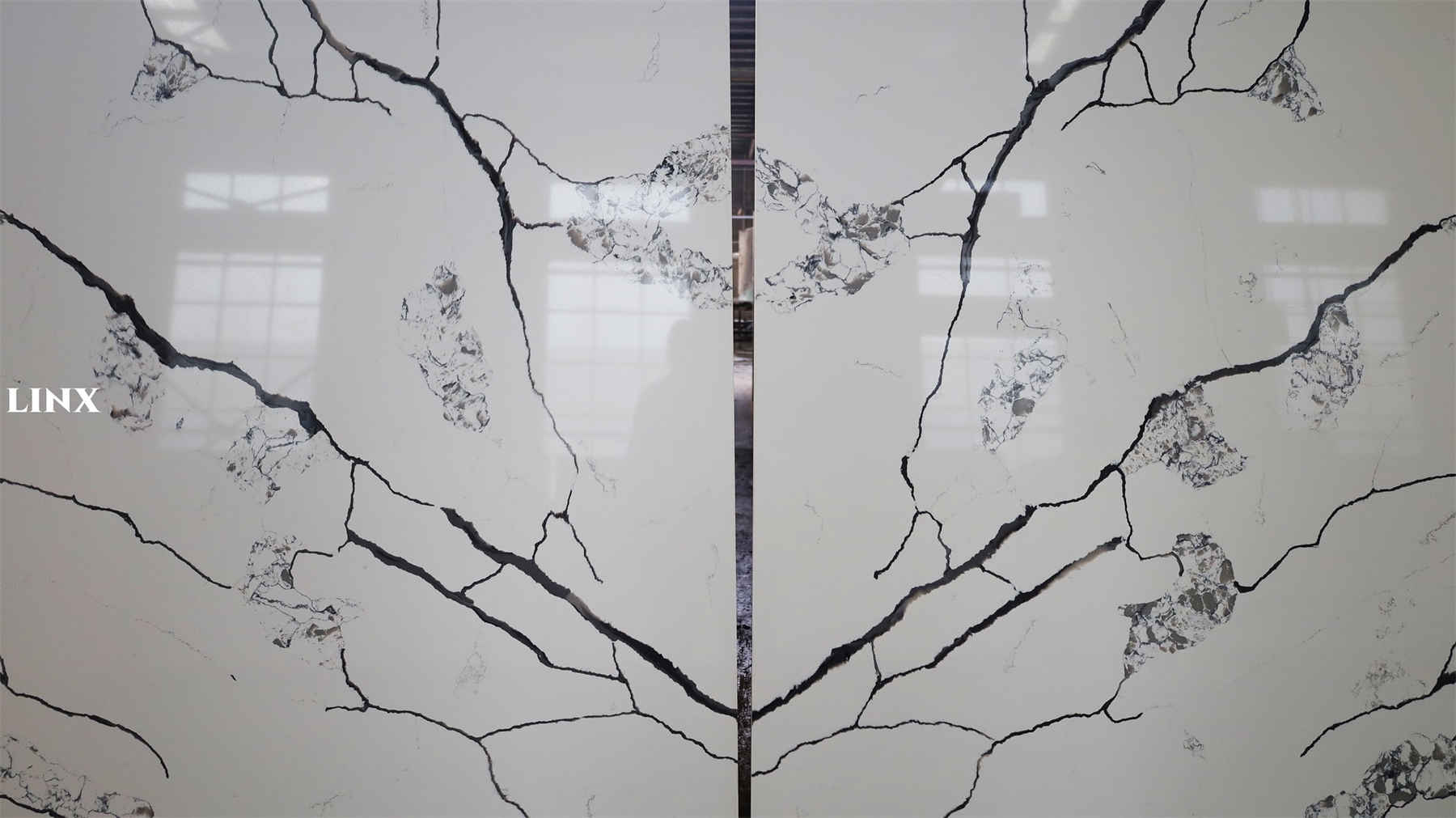 Super Popular Quartz Calacatta Pattern LX1009 Bookmatch Effect 2 Linx Surfaces