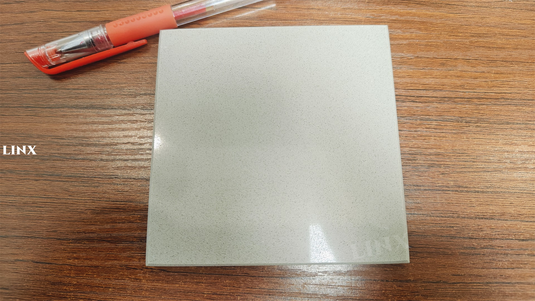LX1004 PURE LIGHT GREY QUARTZ STONE 1 - LINX SURFACES