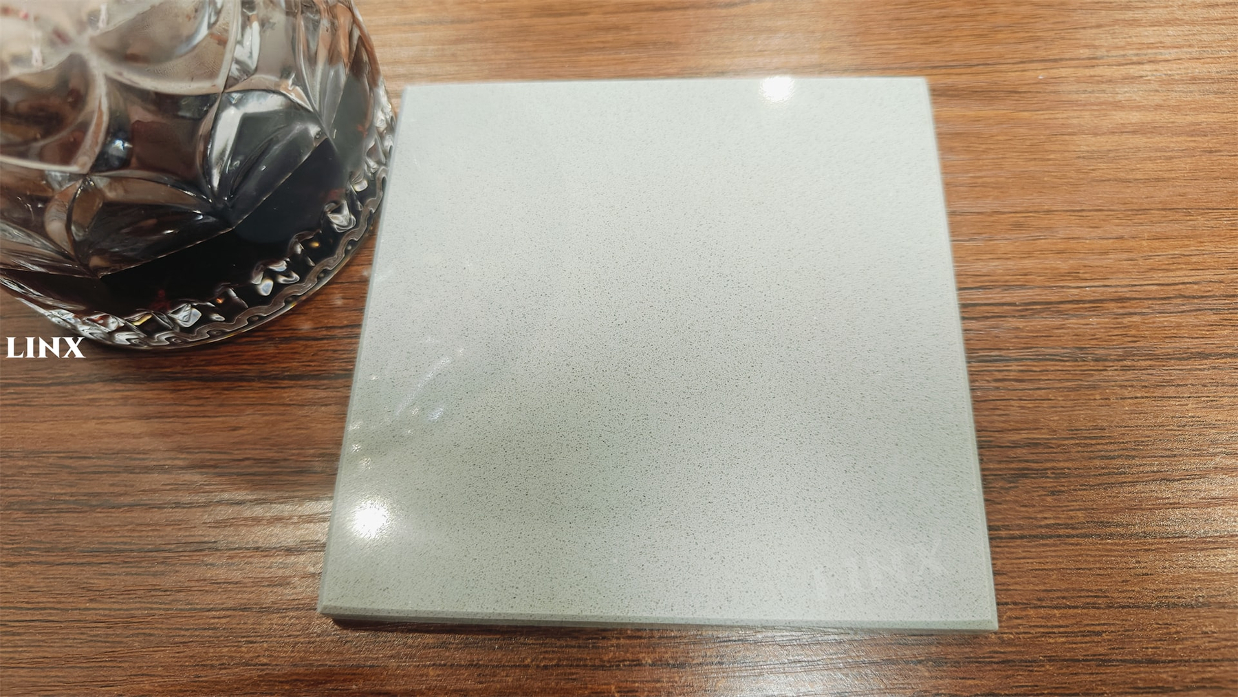 LX1004 PURE LIGHT GREY QUARTZ STONE 2 - LINX SURFACES