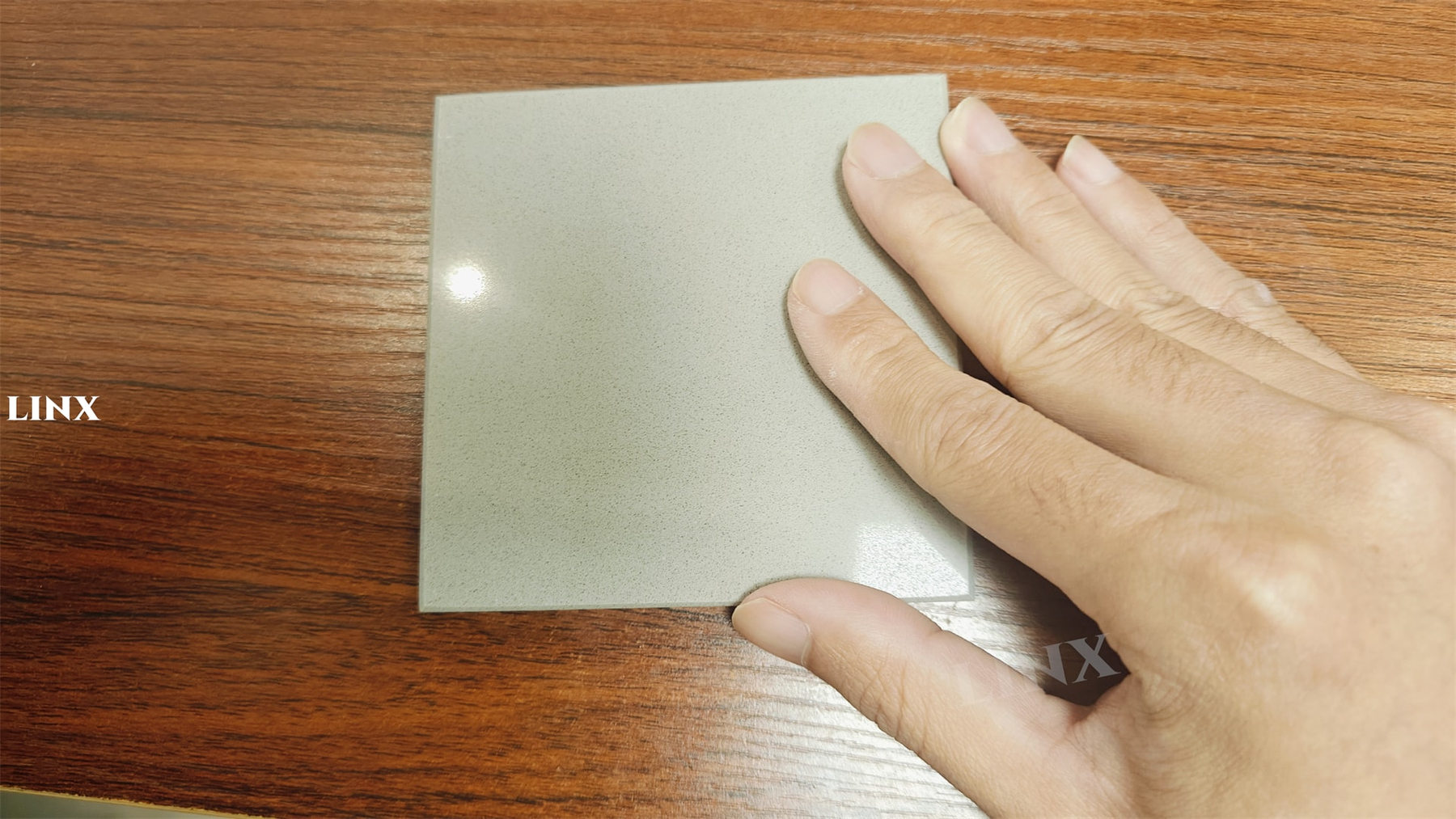 LX1004 PURE LIGHT GREY QUARTZ STONE 3 LINX SURFACES