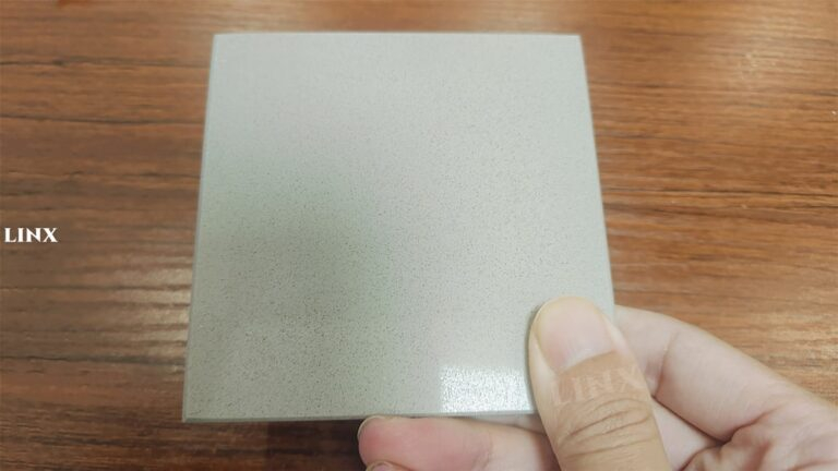 LX1004 PURE LIGHT GREY QUARTZ STONE FEATURE - LINX SURFACES