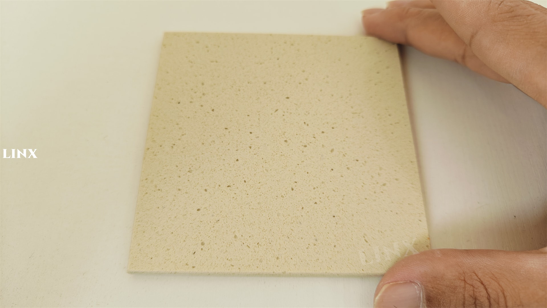 LX1102 SNOW BEIGE QUARTZ STONE 1 - LINX SURFACES