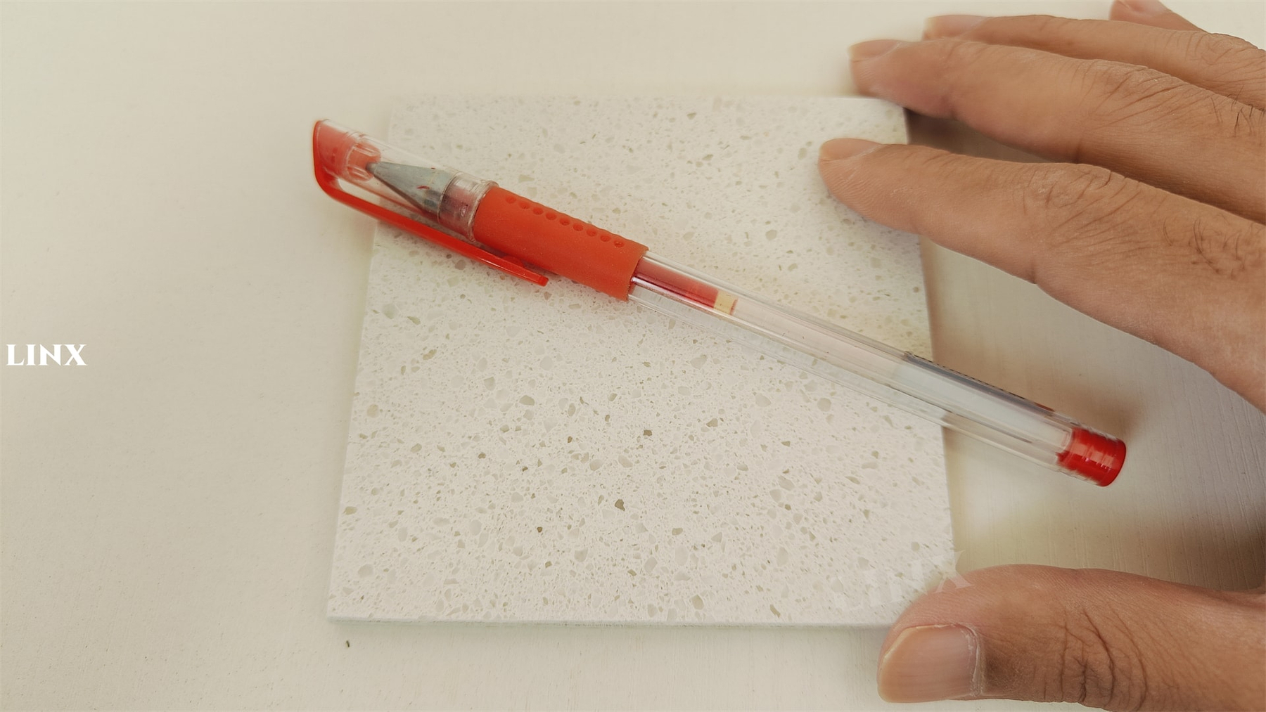 LX1119 CRYSTAL WHITE QUARTZ STONE 3 LINX SURFACES