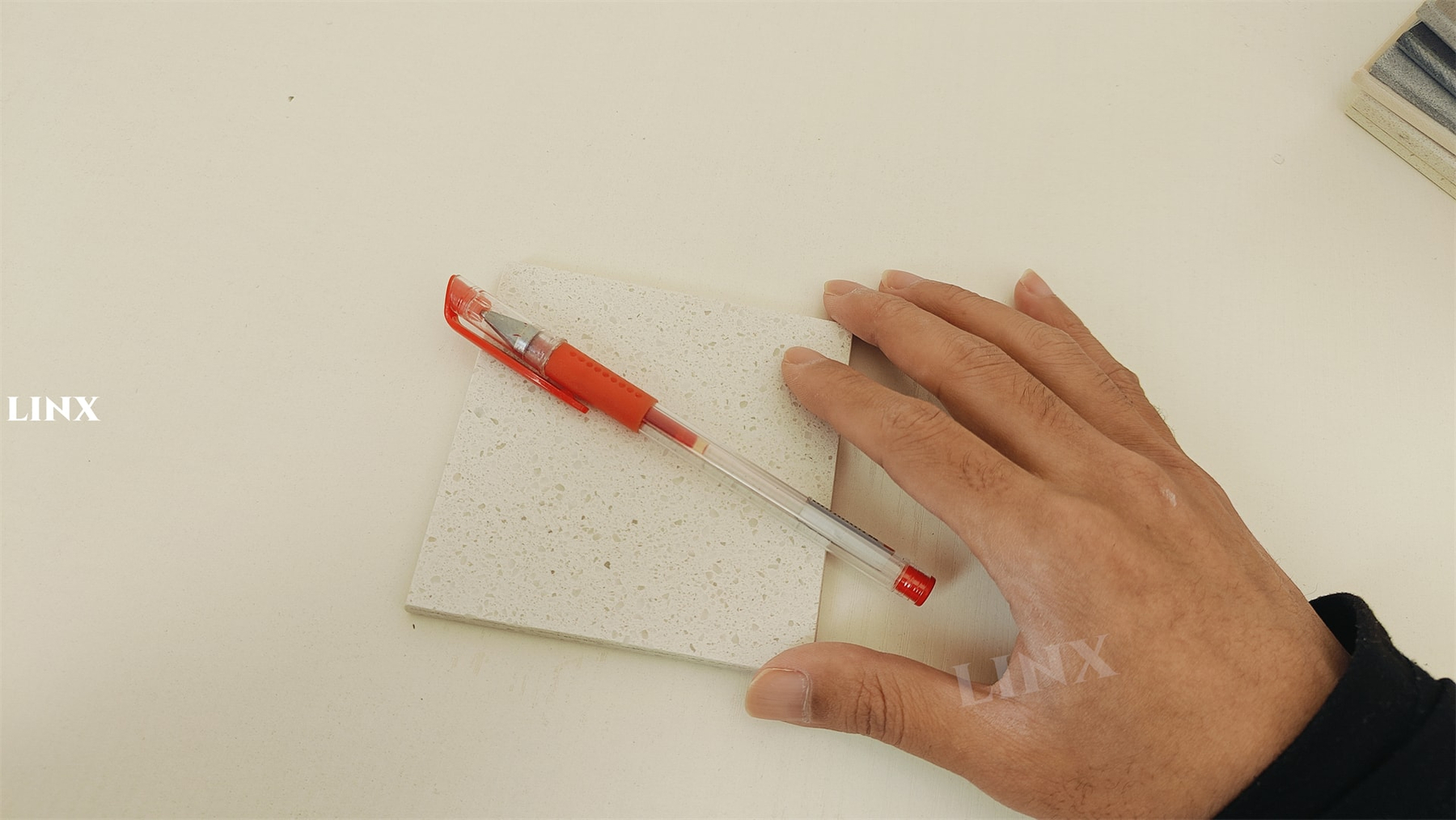 LX1119 CRYSTAL WHITE QUARTZ STONE 4 LINX SURFACES