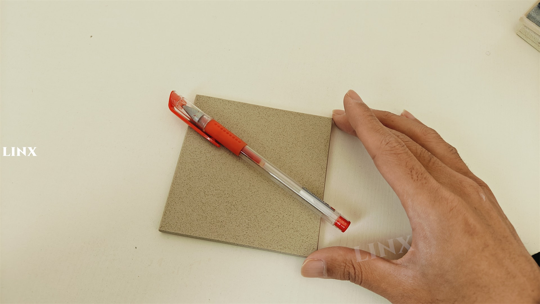 LX1130 FINE GREY QUARTZ STONE 3 LINX SURFACES