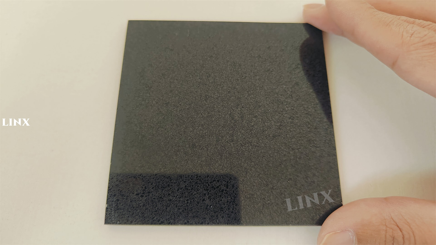 LX1315A FINE BLACK QUARTZ STONE 1 LINX SURFACES