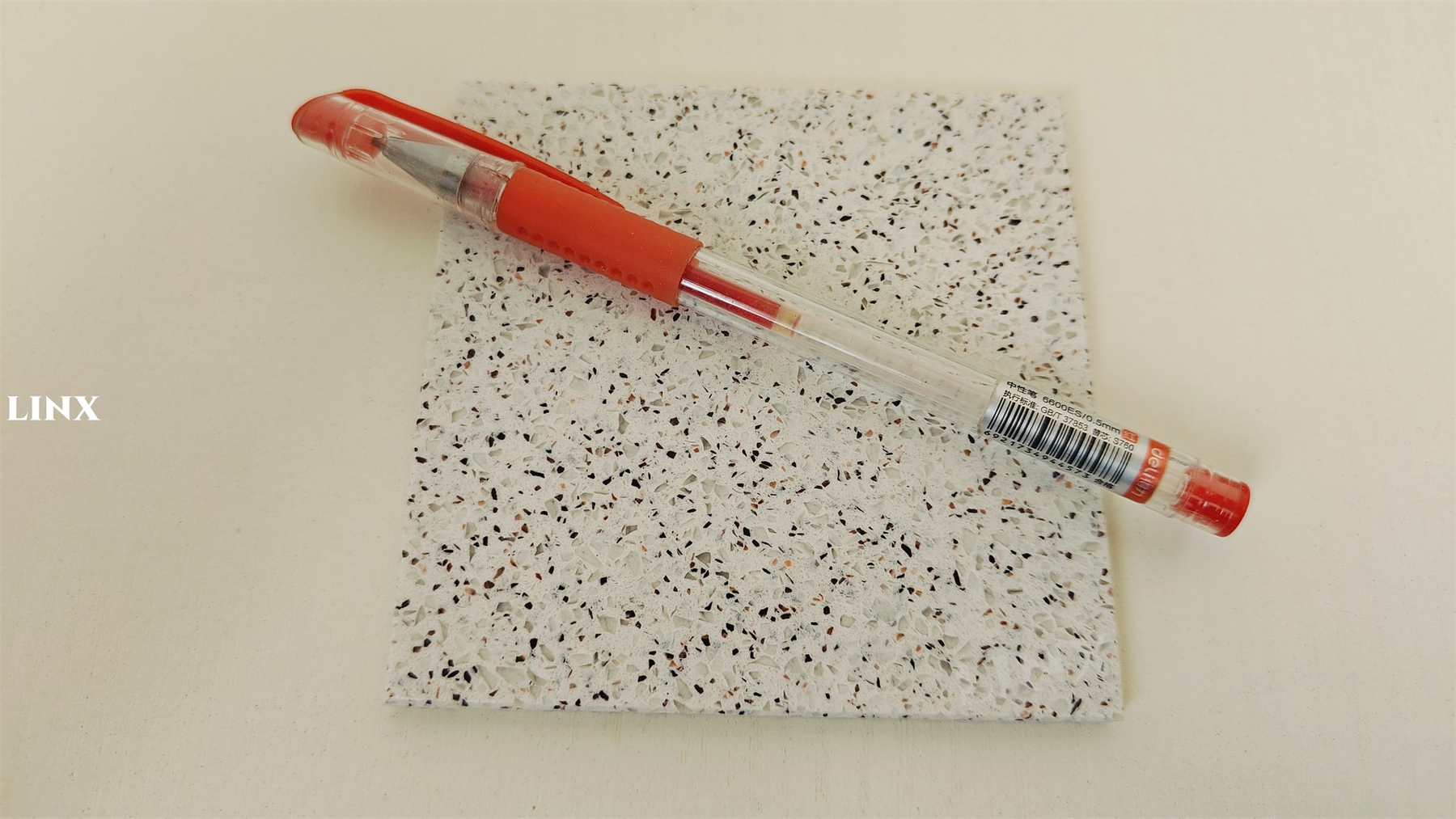 LXY021 PEPPER WHITE QUARTZ JADE 2 LINX SURFACES