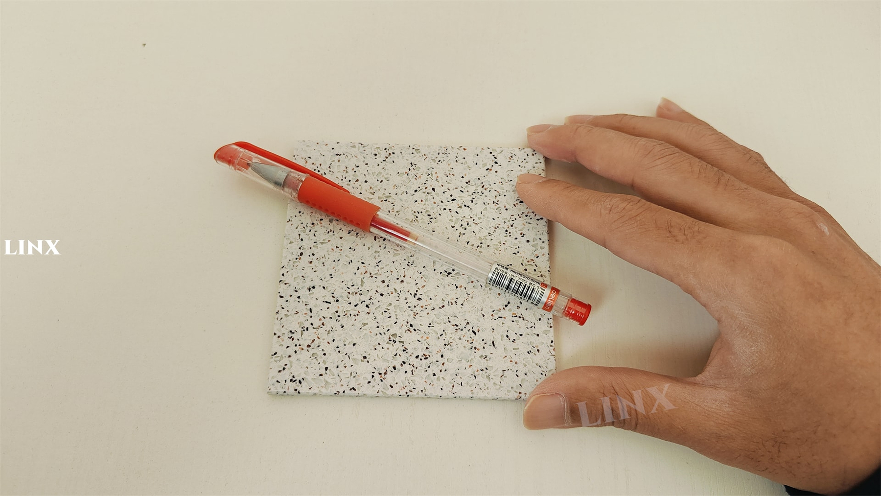 LXY021 PEPPER WHITE QUARTZ JADE 6 LINX SURFACES