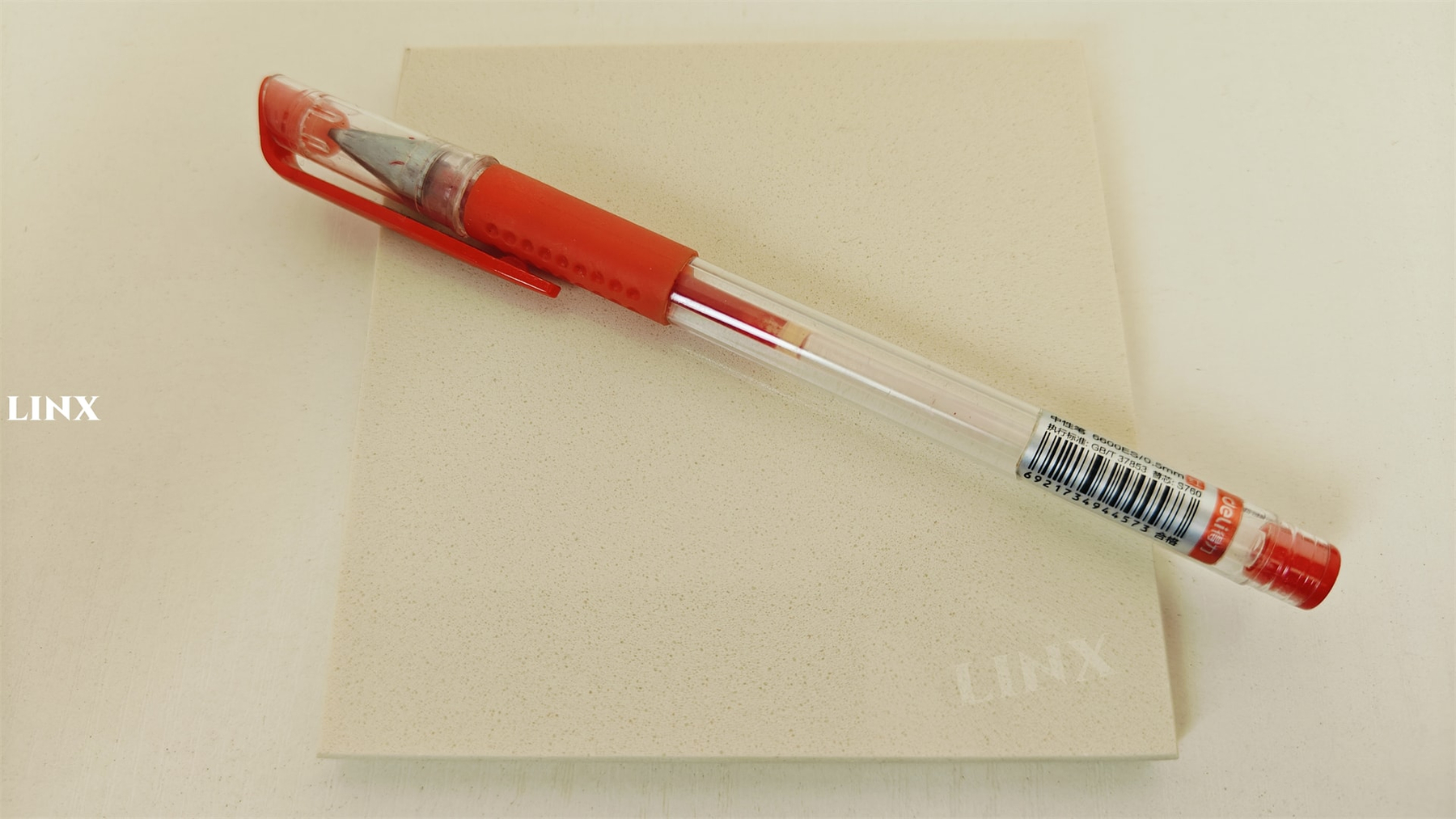 QUARTZ STONE PURE CREAM LX1008 SAMPLE DETAIL 2 - LINX SURFACES