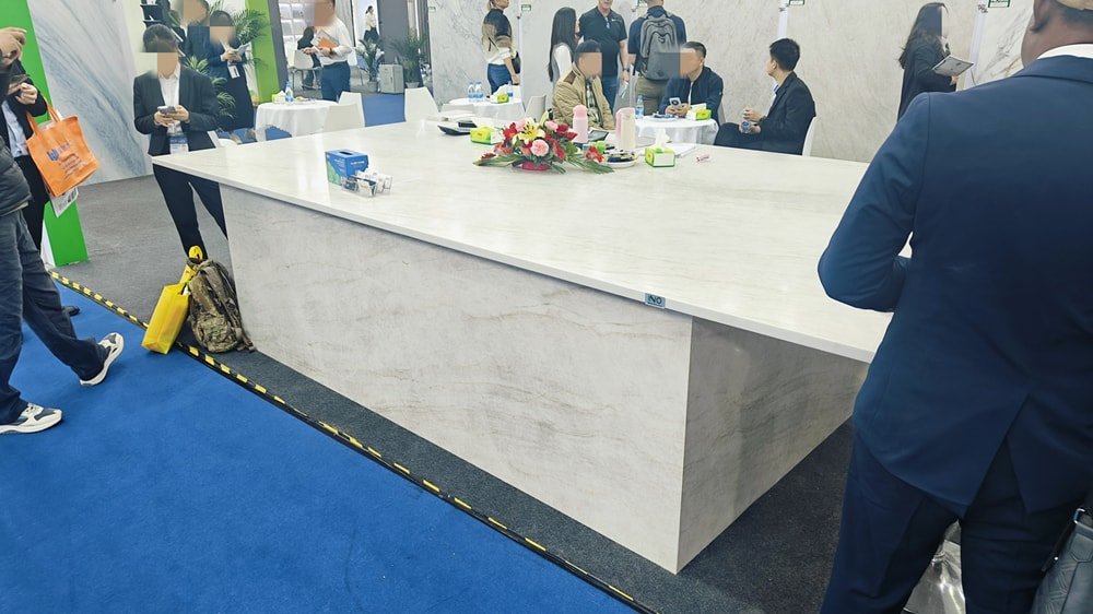 Super Jumbo Quartz Stone Slab Desk 3.5x2.0m Feature