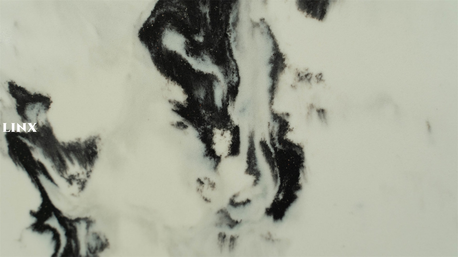 LX9034 CALACATTA WHITE DETAIL 2 QUARTZ STONE LINX SURFACES