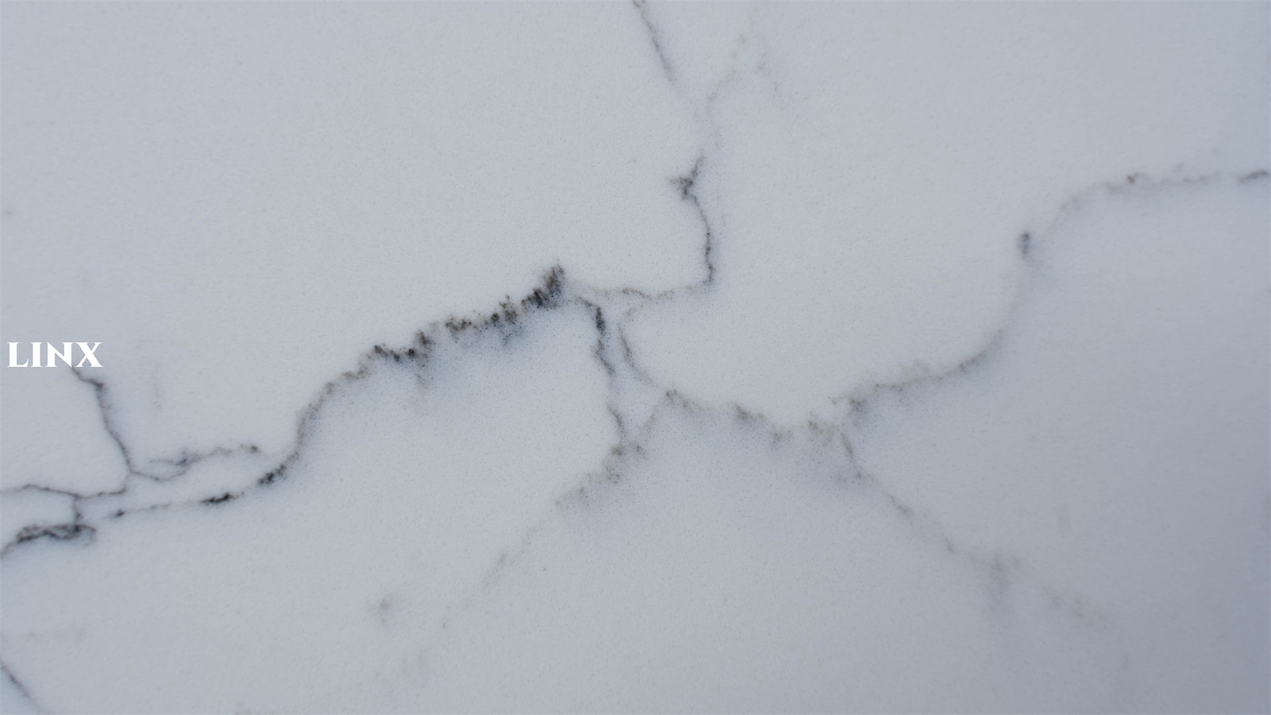 LX9034 CALACATTA WHITE OUTDOOR DETAIL 3 QUARTZ STONE LINX SURFACES