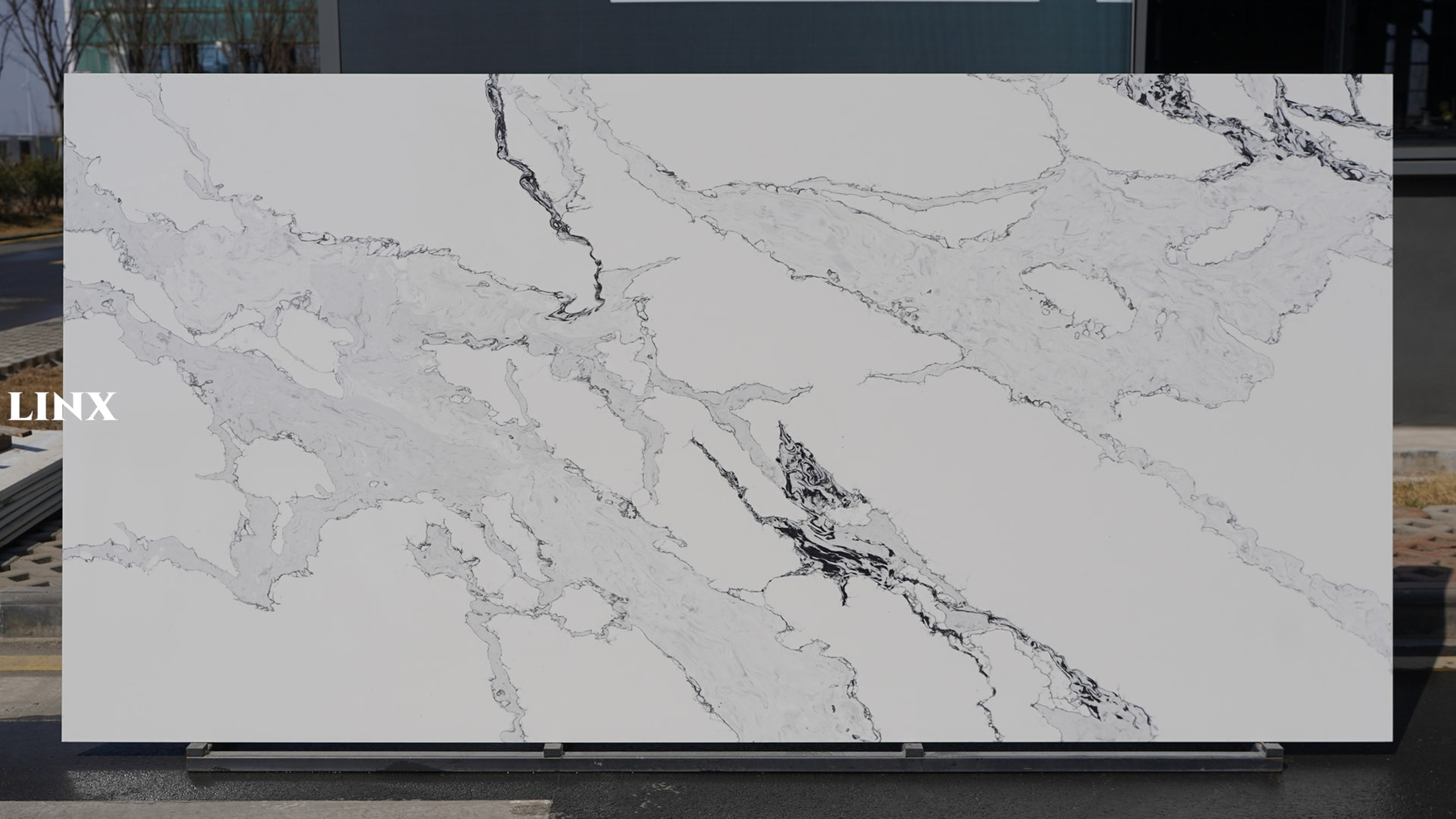 LX9043 CALACATTA WHITE QUARTZ STONE LINX SURFACES