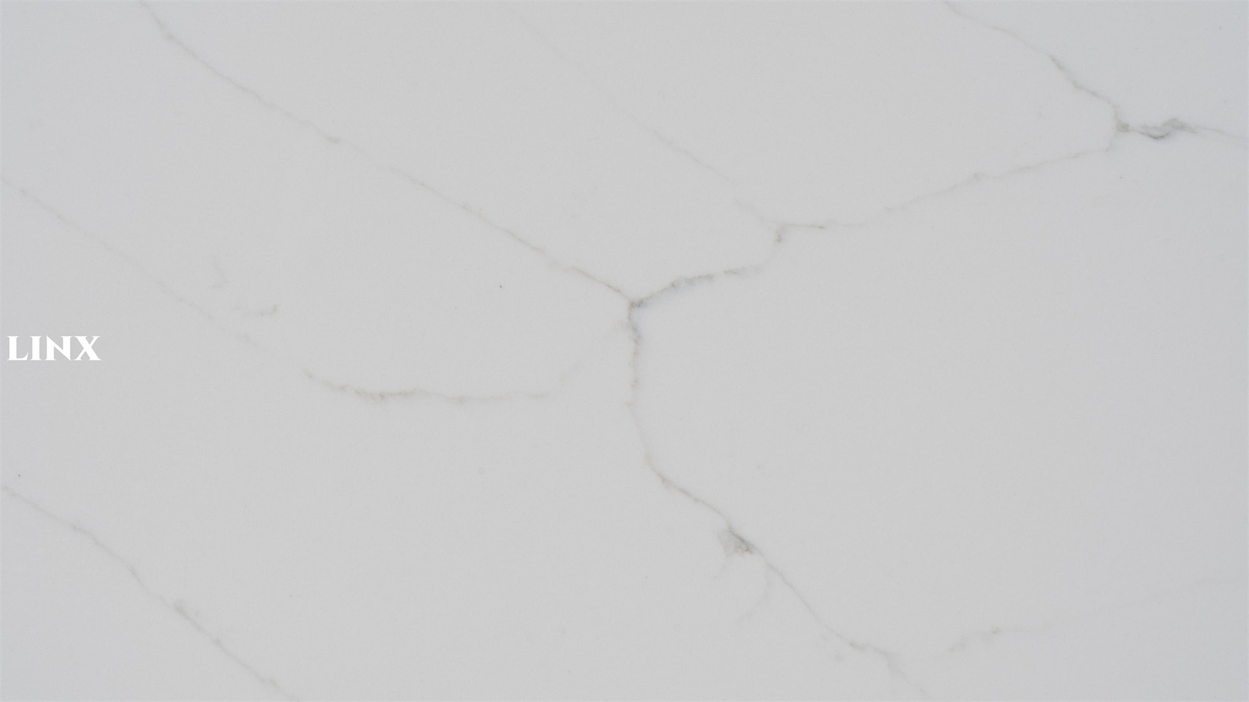 LX9052 CALACATTA WHITE QUARTZ STONE DETAIL 4 LINX SURFACES