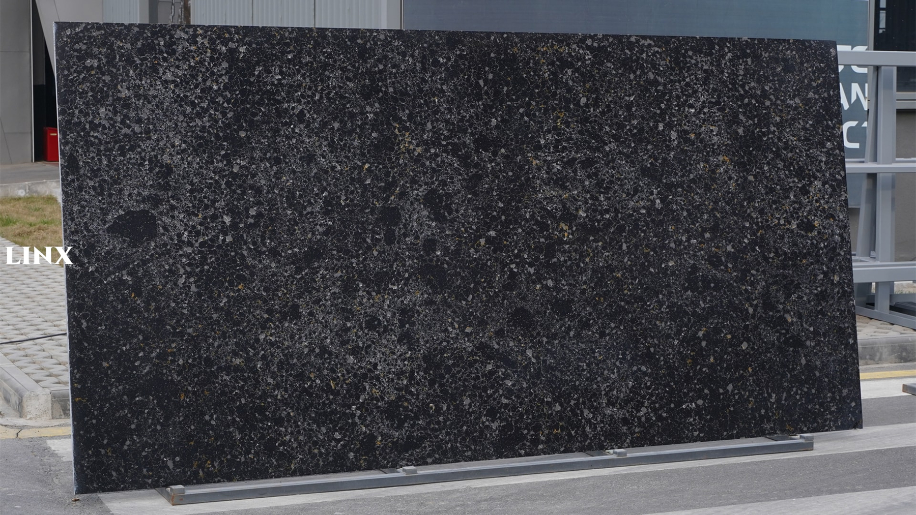 LXM9038 SOLID DEO JADE STONE 1 LINX SURFACES