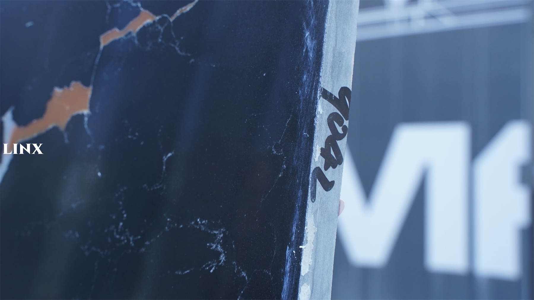 LXM9042 BLACK HEART DETAIL JADE STONE 6 LINX SURFACES