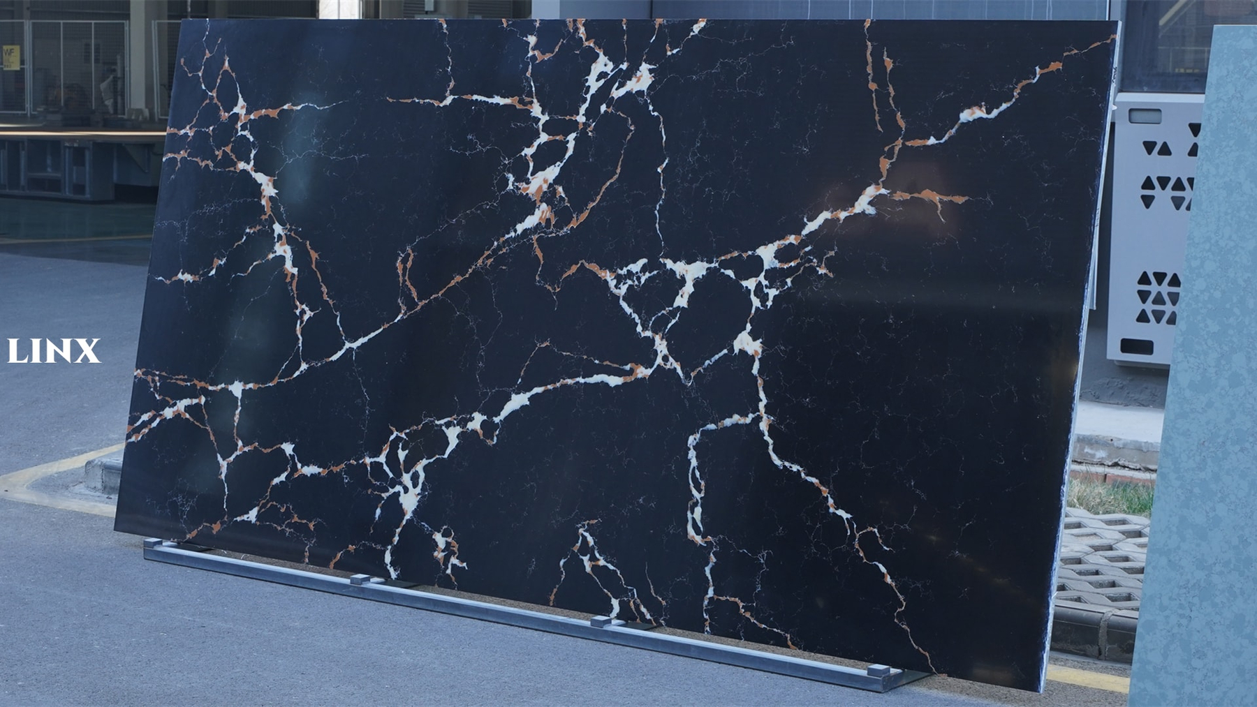 LXM9042 BLACK HEART JADE STONE 2 LINX SURFACES