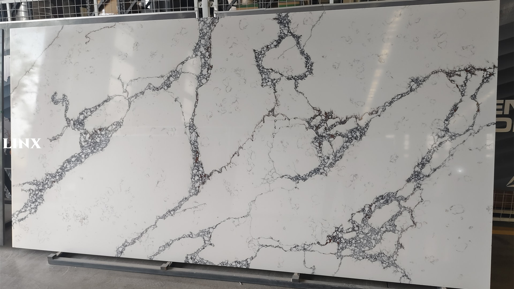 LXM9055 CALACATTA WHITE JADE STONE 2 LINX SURFACES