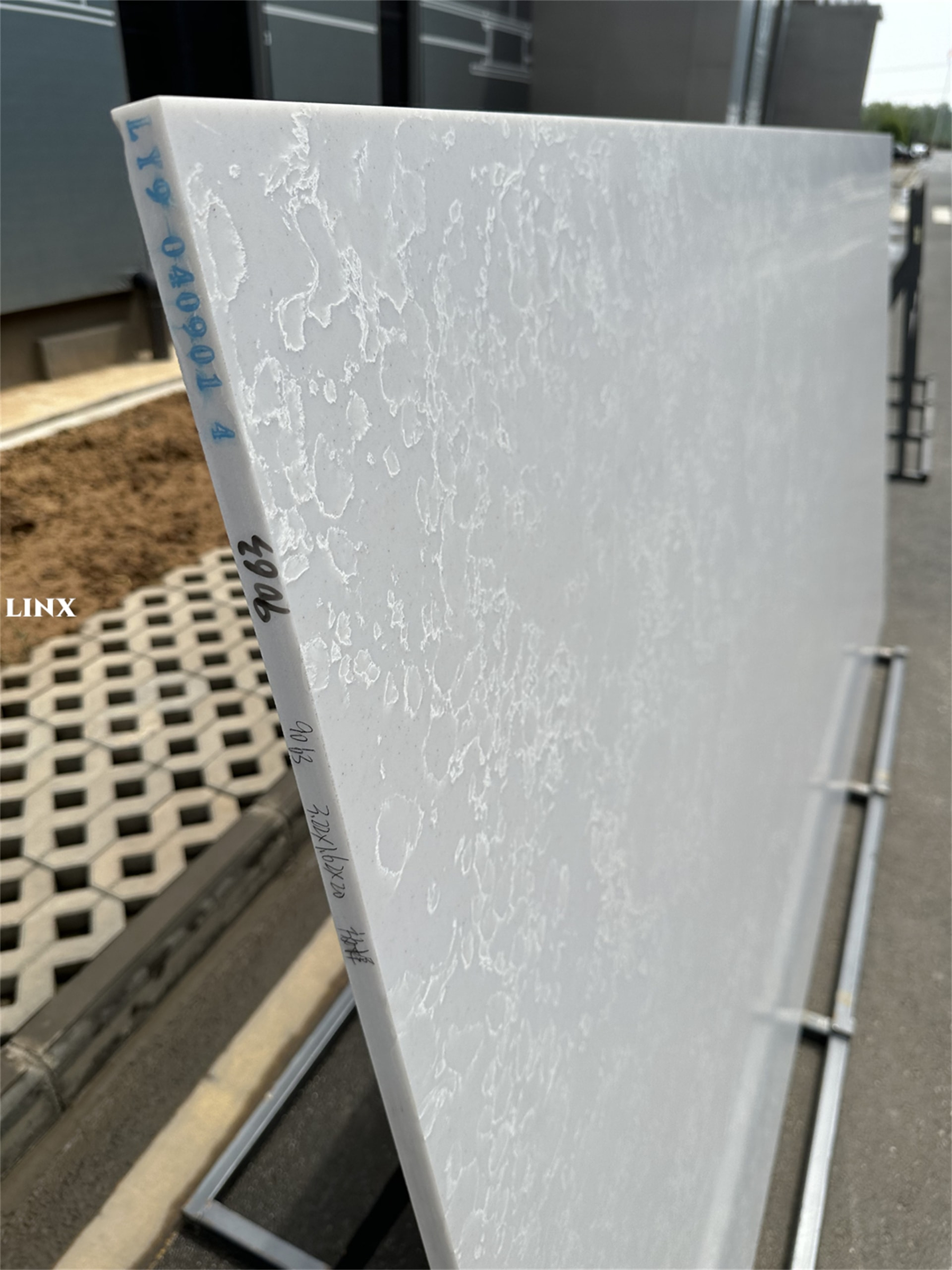 LXM9063 JADE TIDE JADE STONE DETAIL 5 LINX SURFACES