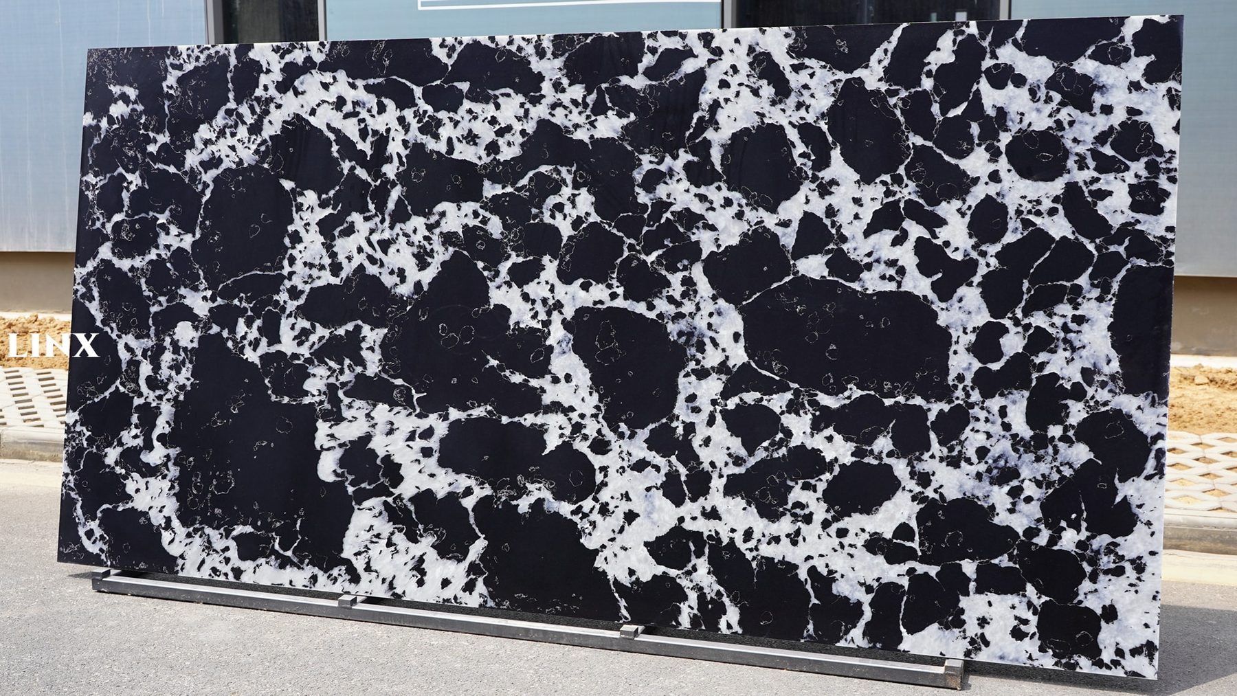 LXM9067 BLACK PUDDLE JADE STONE 2 LINX SURFACES