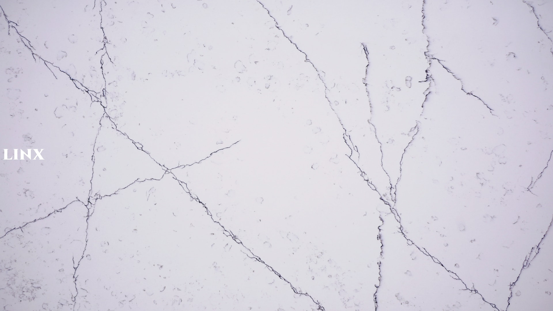 LXM9068 CALACATTA WHITE QUARTZ STONE DETAIL 1 LINX SURFACES