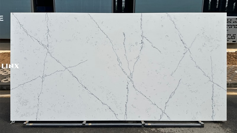 LXM9068 CALACATTA WHITE QUARTZ STONE FEATURE LINX SURFACES