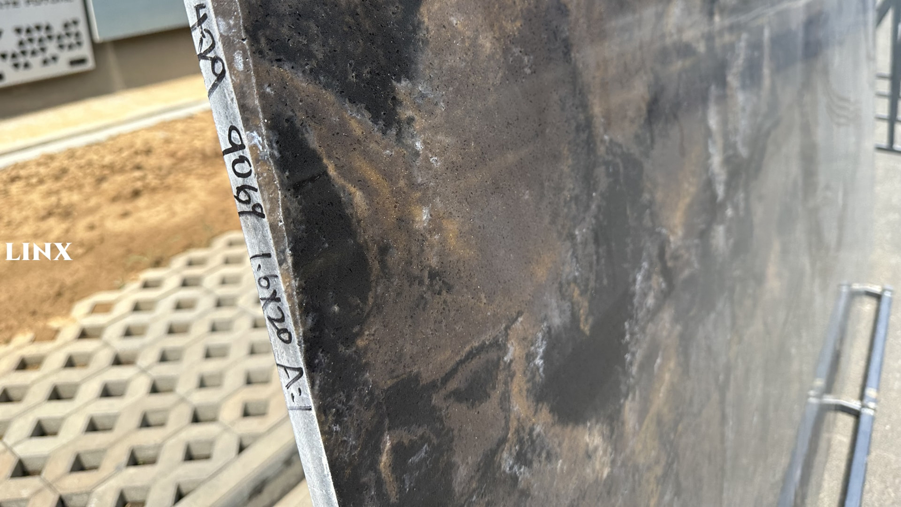 LXM9069 NOIR AUREUM JADE STONE DETAIL 5 LINX SURFACES