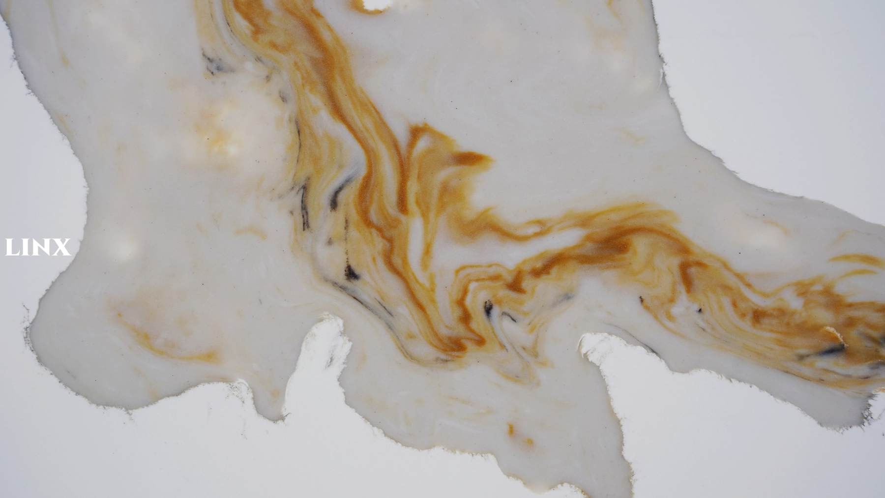 LXM9077 CALACATTA GOLD QUARTZ STONE DETAIL 3 LINX SURFACES