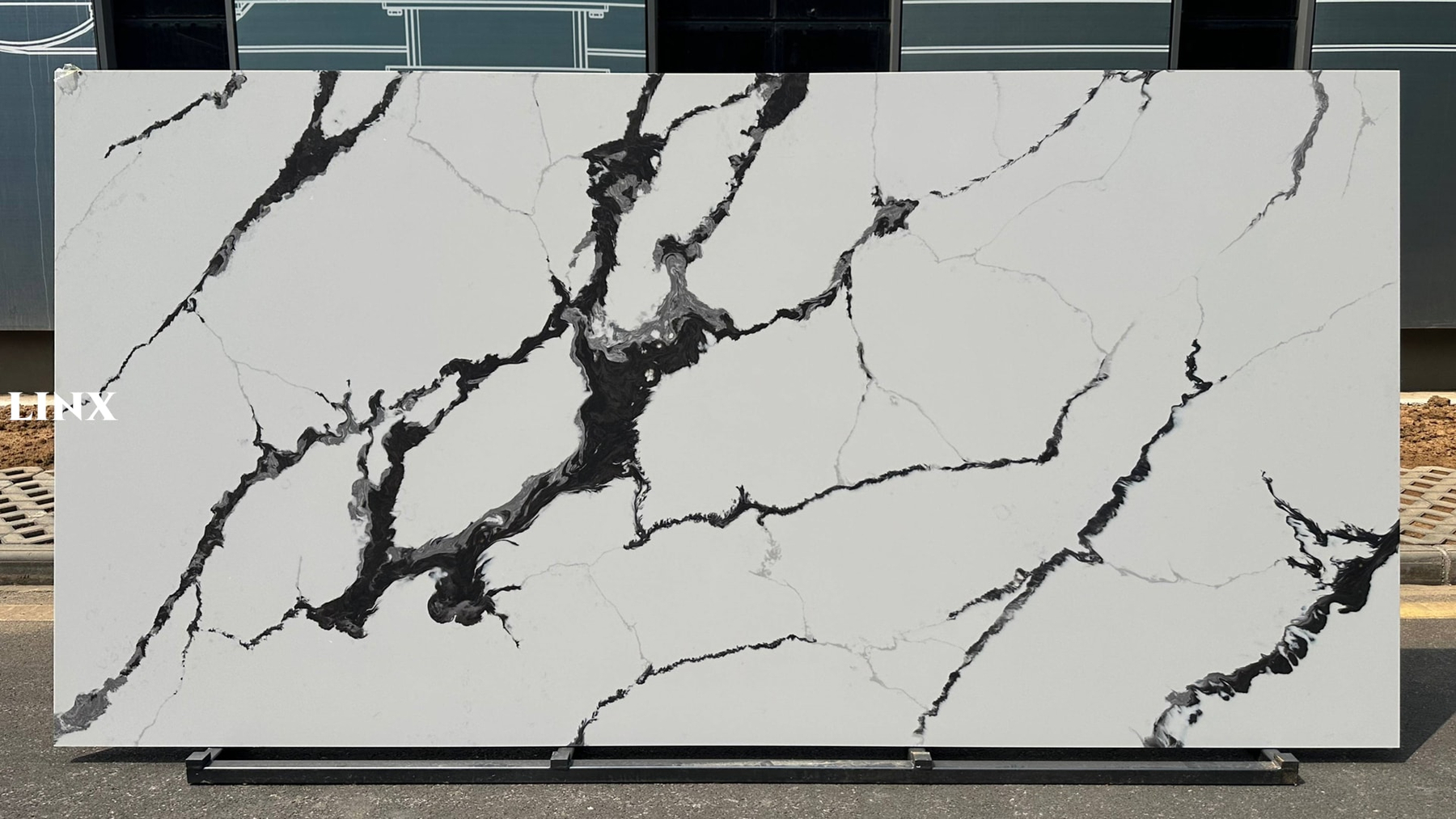 LXM9079 CALACATTA WHITE JADE STONE LINX SURFACES