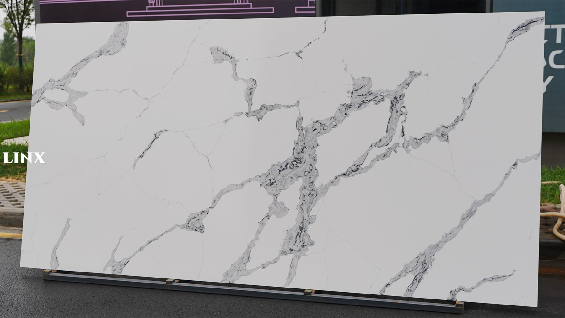 LXM9083 CALACATTA WHITE JADE STONE 2 LINX SURFACES